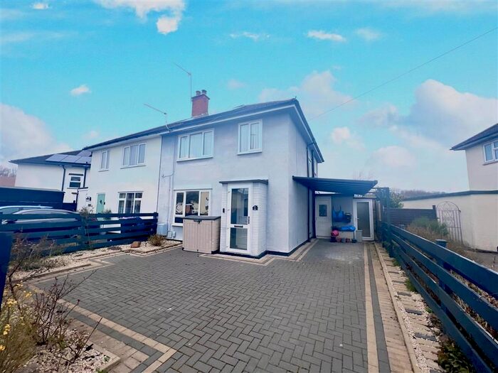 3 Bedroom Property To Rent In The Close, Oakfield, Cwmbran, NP44