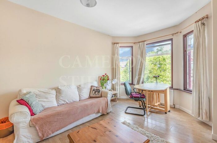 3 Bedroom Flat To Rent In Chandos Road, London, NW2