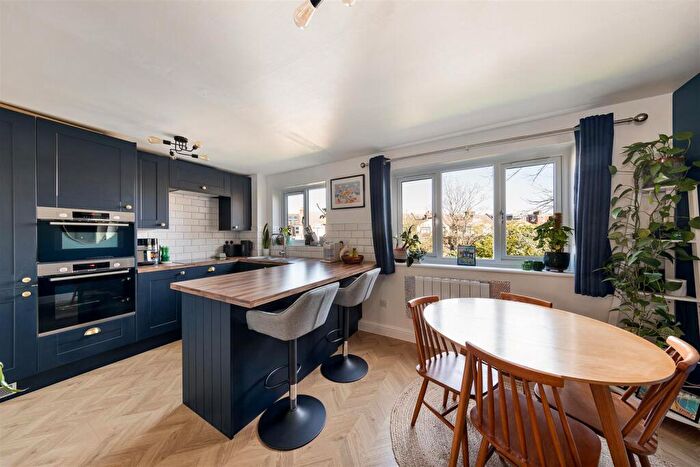1 Bedroom Flat For Sale In Brockway Close, Leytonstone, E11