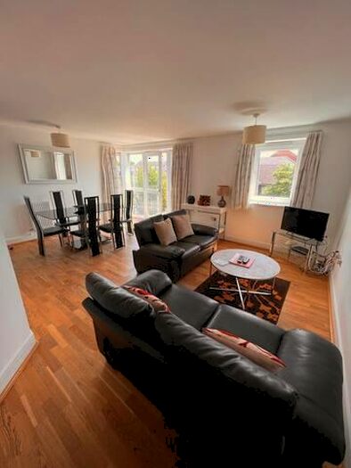 2 Bedroom Serviced Apartments To Rent In Pavilions, Windsor, Berkshire, SL4