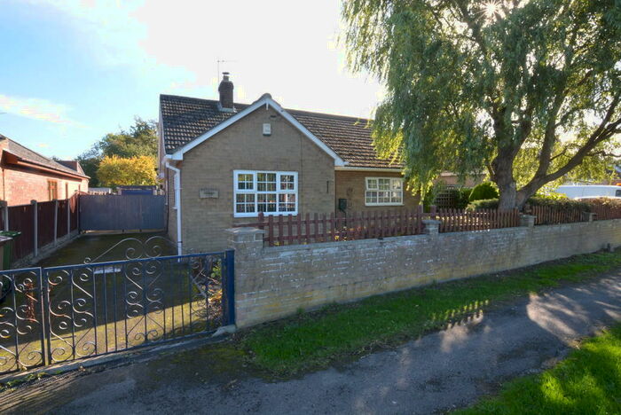 2 Bedroom Detached Bungalow For Sale In Thorpe Road, Howden, DN14