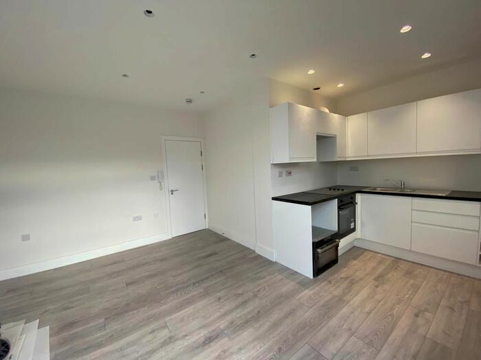 2 Bedroom Flat To Rent In Upper Tachbrook Street, London, SW1V