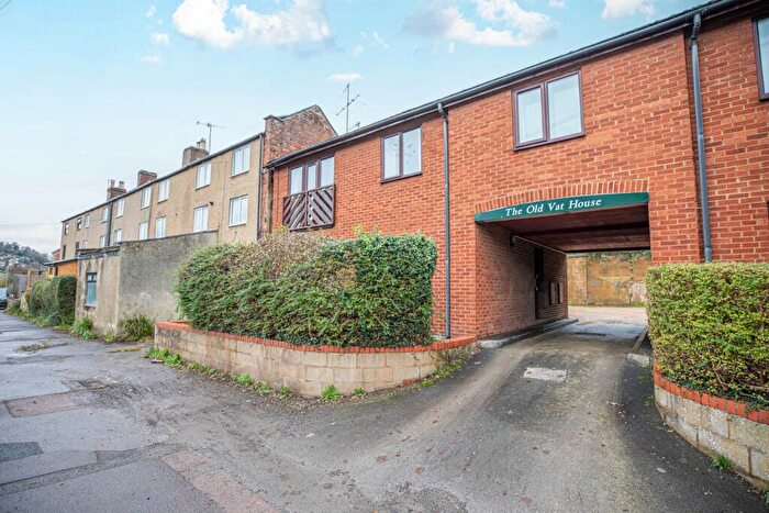 2 Bedroom Flat For Sale In London Road, Thrupp, GL5