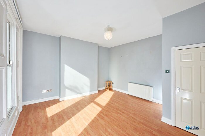 1 Bedroom Flat For Sale In Mannering Road, Aigburth, L17