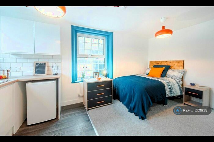 Studio To Rent In Retiro Street, Oldham, OL1