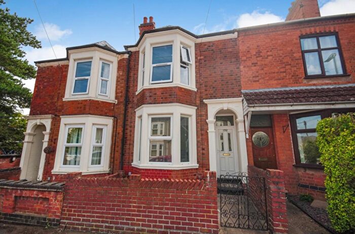 3 Bedroom Terraced House For Sale In Claremont Road, Rugby, CV21