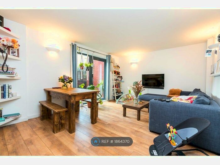 2 Bedroom Flat To Rent In Bingfield Street, London, N1