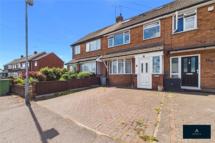 4 Bedroom Terraced House To Rent In Ford Lane, Rainham, RM13