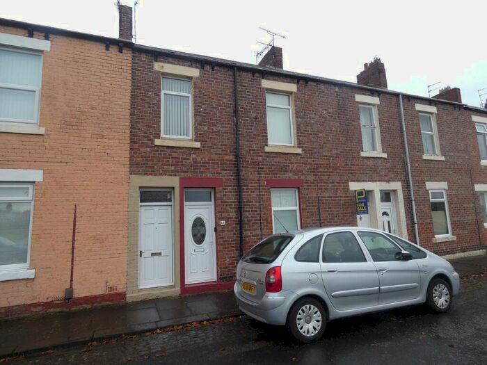 2 Bedroom Flat To Rent In Stothard Street, Jarrow, Tyne And Wear, NE32