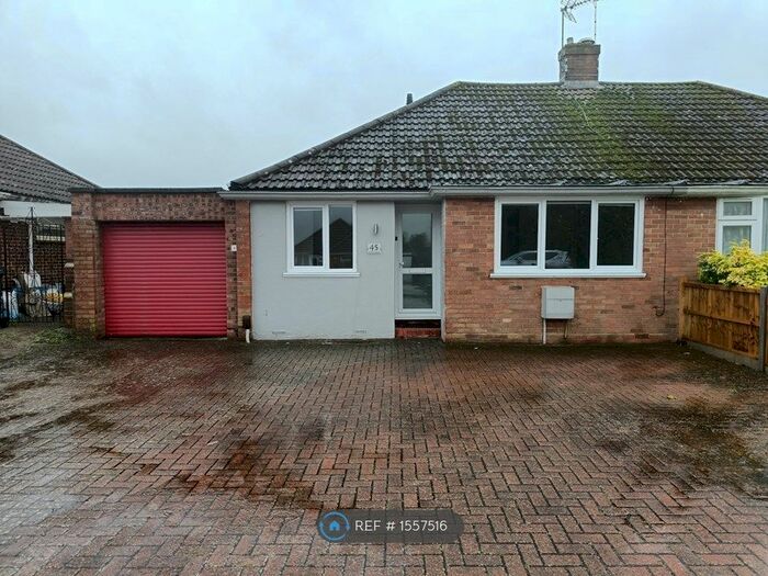 3 Bedroom Bungalow To Rent In Denham Drive, Basingstoke, RG22