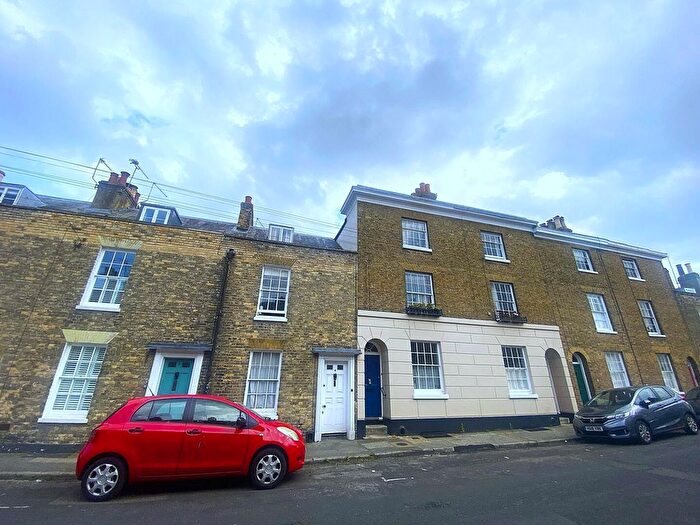 2 Bedroom Property To Rent In Orchard Street, Canterbury Ref -, CT2