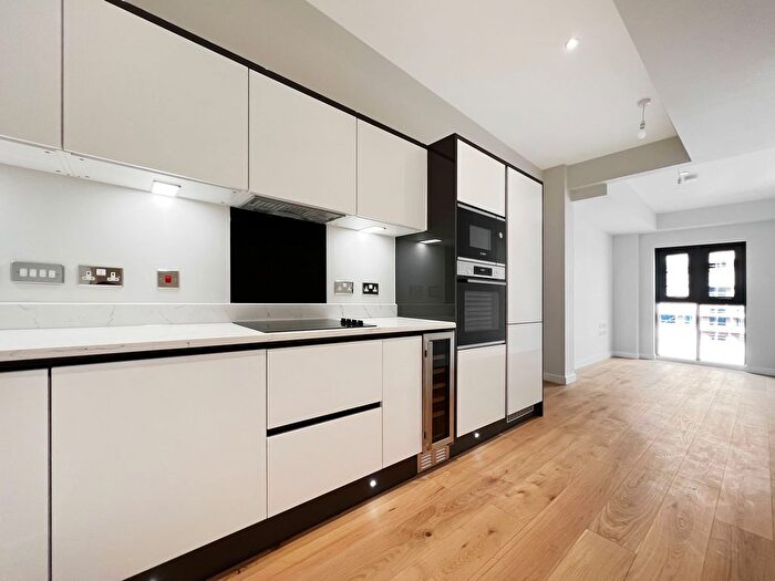 2 Bedroom Flat To Rent In Block E, Victoria Riverside, Leeds City Centre, LS10