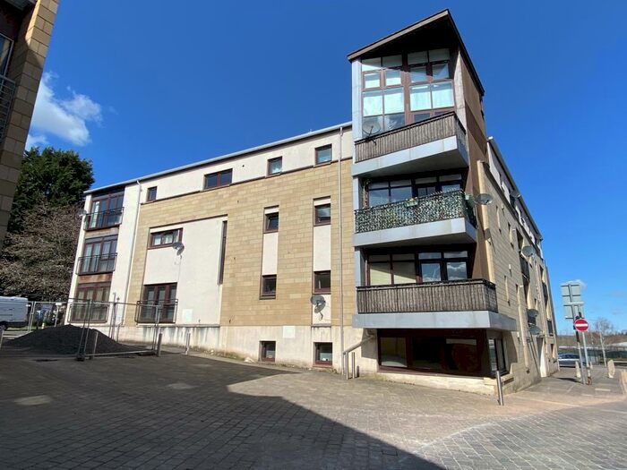 2 Bedroom Flat To Rent In Campbell Close, Hamilton, ML3