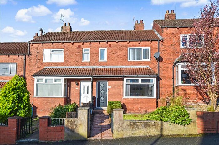 3 Bedroom Terraced House For Sale In Raynville Mount, Bramley, Leeds, LS13