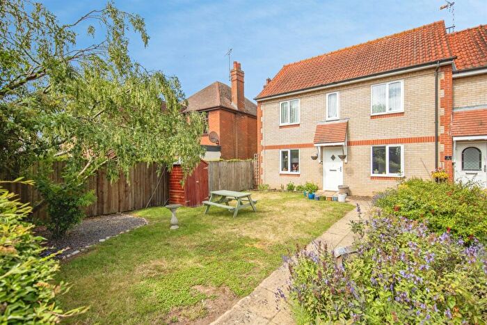 2 Bedroom House For Sale In Ash Way, Colchester, CO3