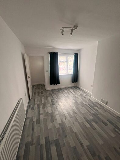 2 Bedroom Flat To Rent In Copperfield, Chigwell, IG7