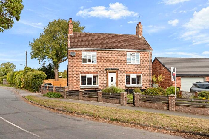 3 Bedroom Detached House For Sale In Fountain Hill Road, Walkeringham, Doncaster, South Yorkshire, DN10