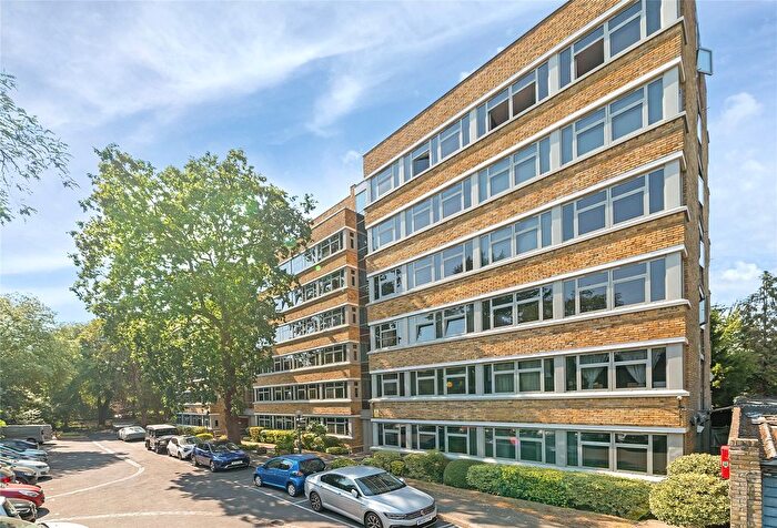 2 Bedroom Flat For Sale In Holly Tree Close, Southfields, London, SW19