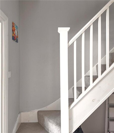 2 Bedroom Apartment To Rent In Windsor Road, London, NW2