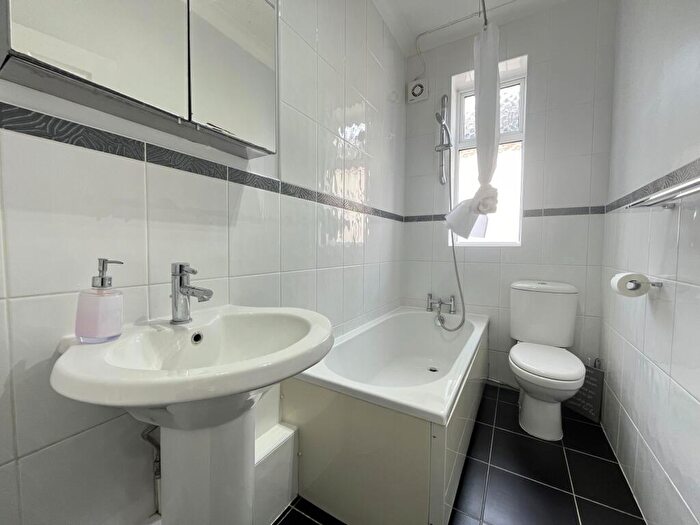 1 Bedroom Flat To Rent In Gordon Road, Bournemouth, BH1