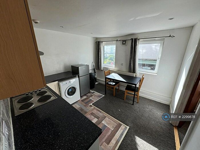 2 Bedroom Flat To Rent In St. James's Street, Brighton, BN2