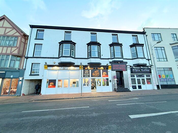 Property For Sale In Queen STR, LL18