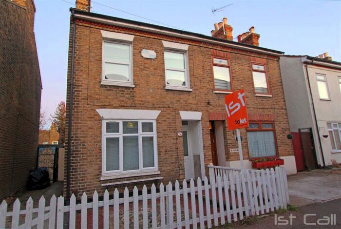 2 Bedroom Semi-Detached House To Rent In Park Street, Westcliff-On-Sea, SS0