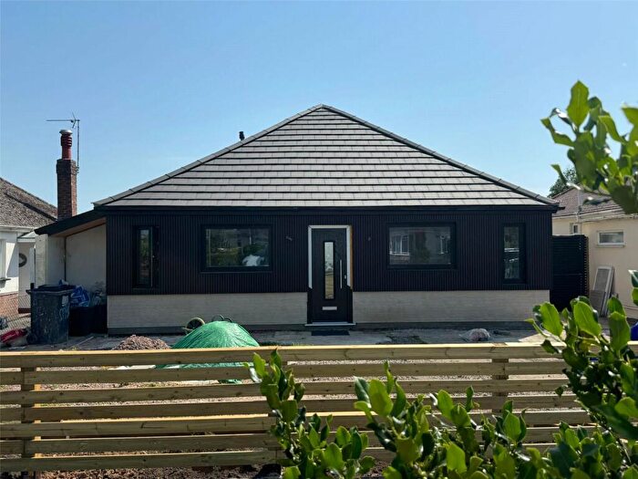 3 Bedroom Bungalow For Sale In Wavendon Avenue, Barton On Sea, Hampshire, BH25