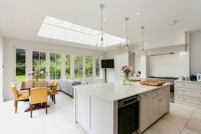 5 Bedroom Detached House To Rent In Dunmow Hill Fleet, GU51