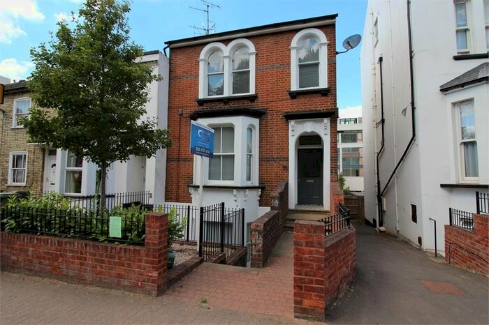 2 Bedroom Flat To Rent In Alma Road, St Albans, Hertfordshire, AL1