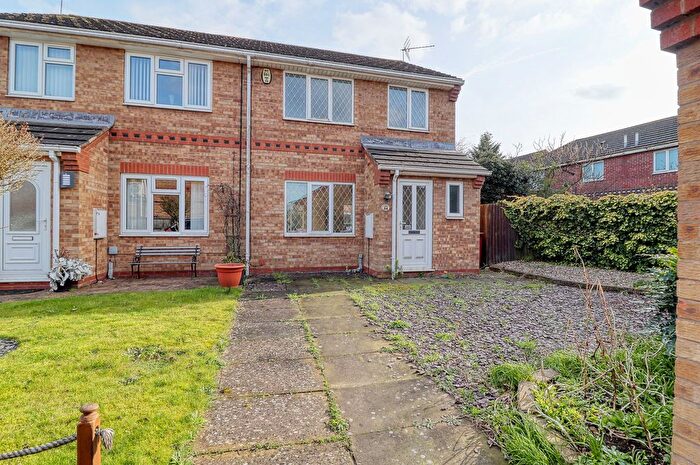 3 Bedroom Semi-Detached House To Rent In Luneburg Place, Scunthorpe, DN15