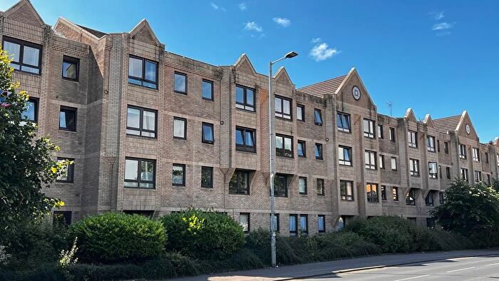 2 Bedroom Flat To Rent In Milnpark Gardens, Kinning Park, Glasgow, G41