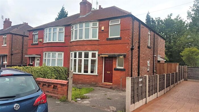 4 Bedroom Semi Detached House To Rent In Delacourt Road, Manchester, M14
