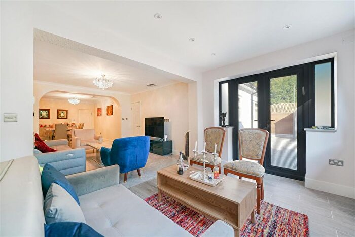 3 Bedroom Semi Detached Bungalow For Sale In Morley Crescent, Edgware, HA8