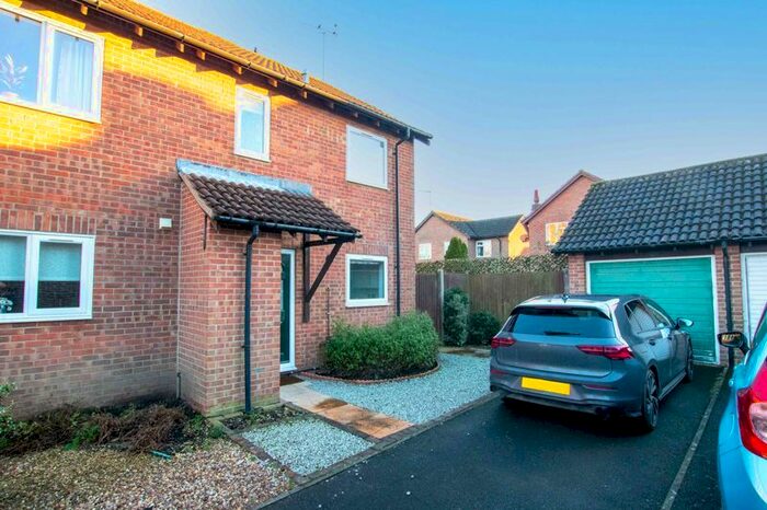 3 Bedroom Detached House To Rent In Warmans Close, Wantage OX12