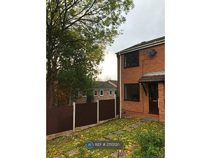 2 Bedroom End Of Terrace House To Rent In Landmere Gardens, Nottingham, NG3