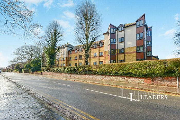 1 Bedroom Flat To Rent In Brooklands Court, Hatfield Road, St. Albans, AL1