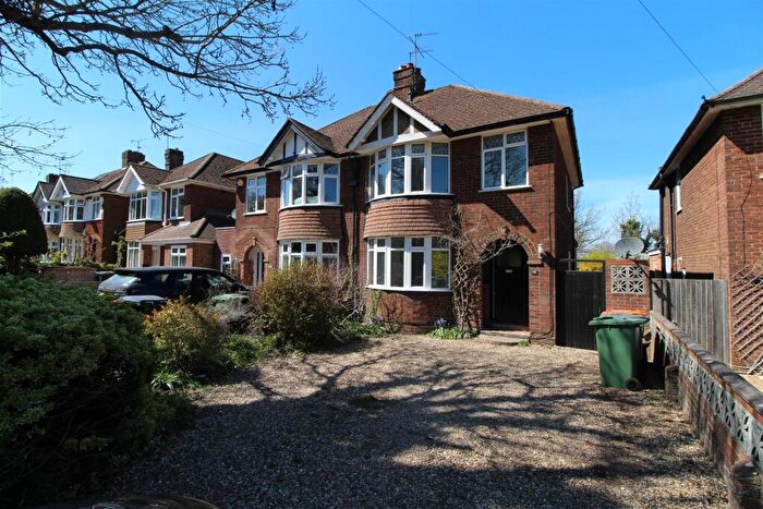 3 Bedroom Semi-Detached House To Rent In Canesworde Road, Dunstable, LU6