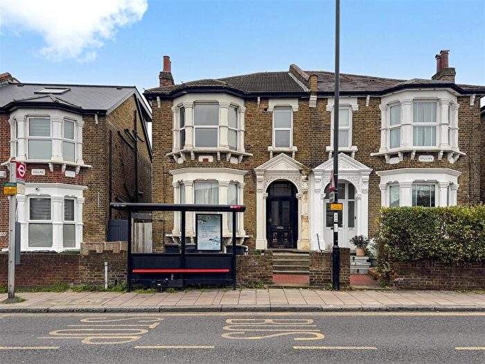 4 Bedroom Flat For Sale In Hither Green Lane, London, SE13