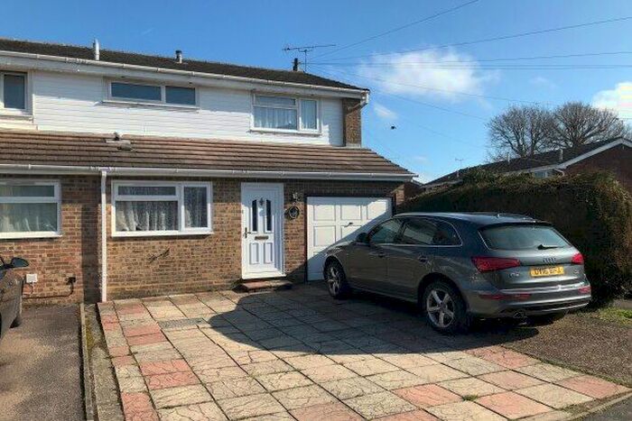 3 Bedroom Property To Rent In Wildburn Close, Southampton, SO40