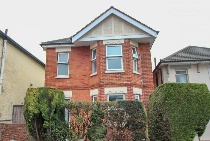 4 Bedroom Detached House To Rent In Ripon Road, Bournemouth, BH9