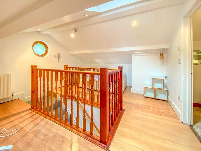 4 Bedroom Flat To Rent In Caledonian Road, Islington, N1