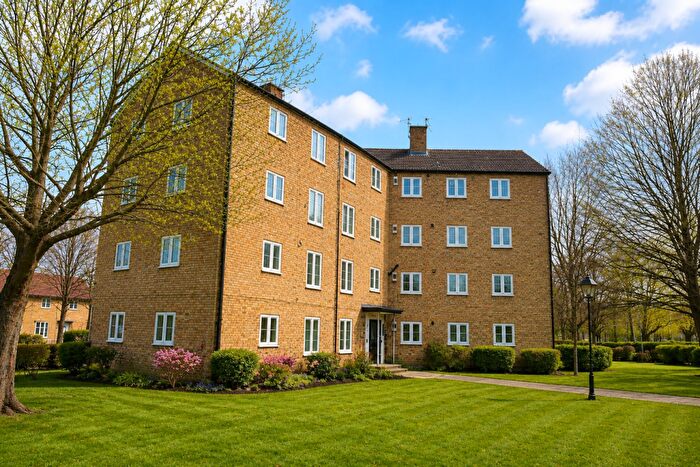2 Bedroom Flat For Sale In Hornbeams, Sweet Briar, Welwyn Garden City, AL7