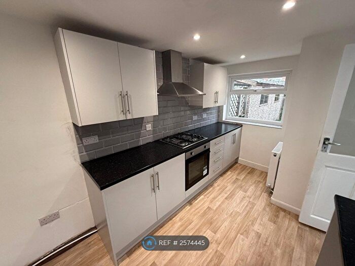 3 Bedroom Semi-Detached House To Rent In Hutton Road, Middlesbrough, TS4