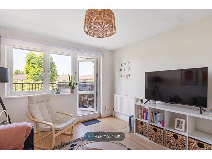 1 Bedroom Flat To Rent In Peckham, London, SE15