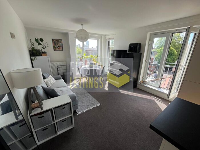 4 Bedroom Flat To Rent In Vaughan Way, City Centre, LE1