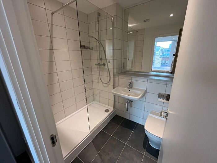 2 Bedroom Flat To Rent In Boundary Lane, Manchester, Greater Manchester, M15