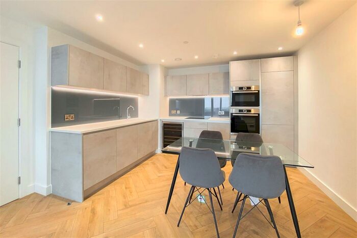 2 Bedroom Apartment To Rent In Elizabeth Tower, M15