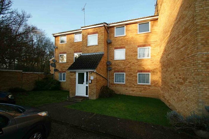 2 Bedroom Flat To Rent In Valley Green, Hemel Hempstead, HP2