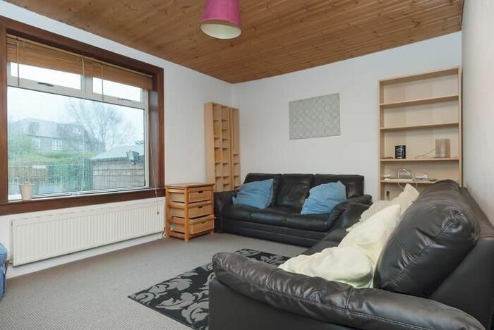 2 Bedroom Flat To Rent In Crewe Crescent, Edinburgh, EH5
